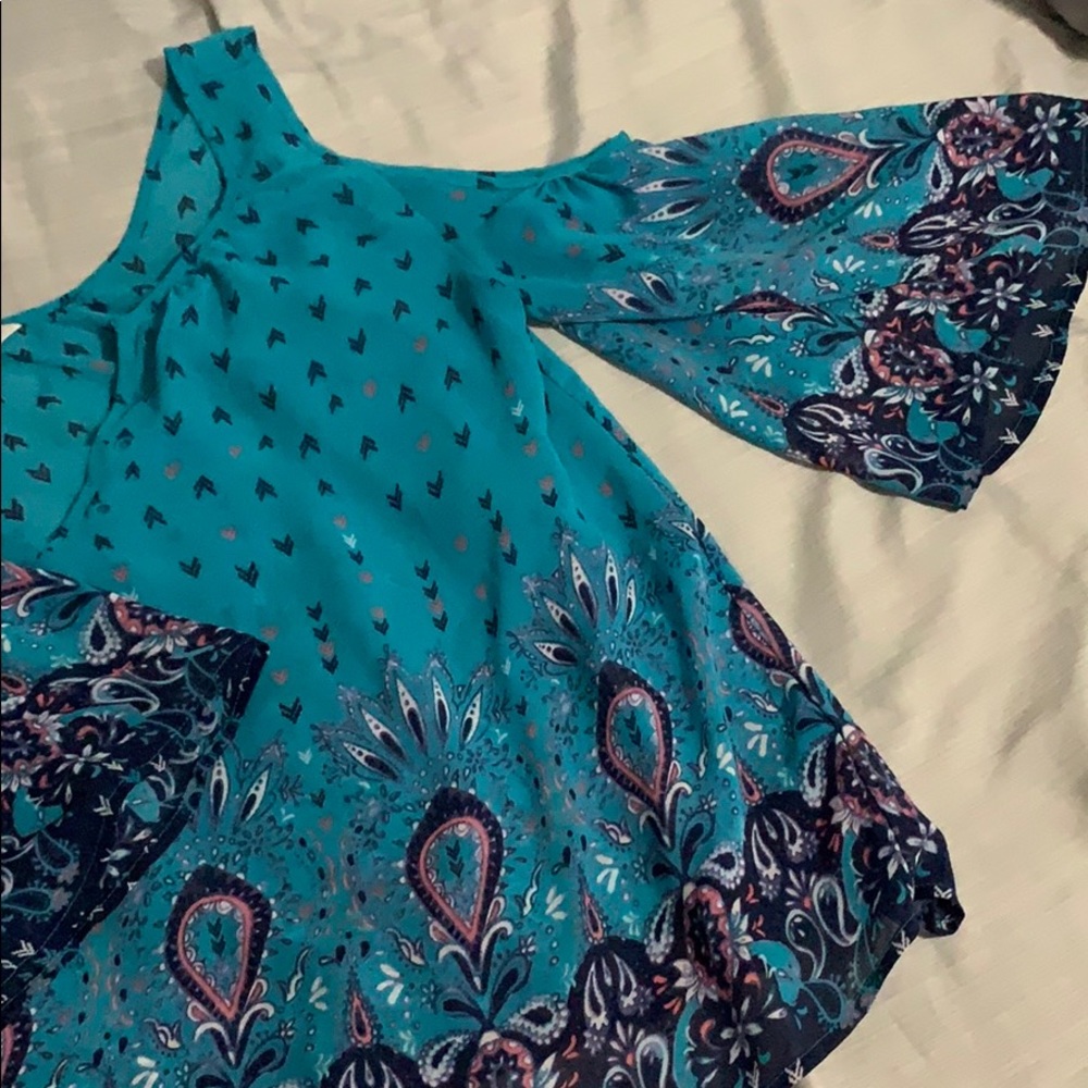 Cold shoulder - Picture 2 of 2